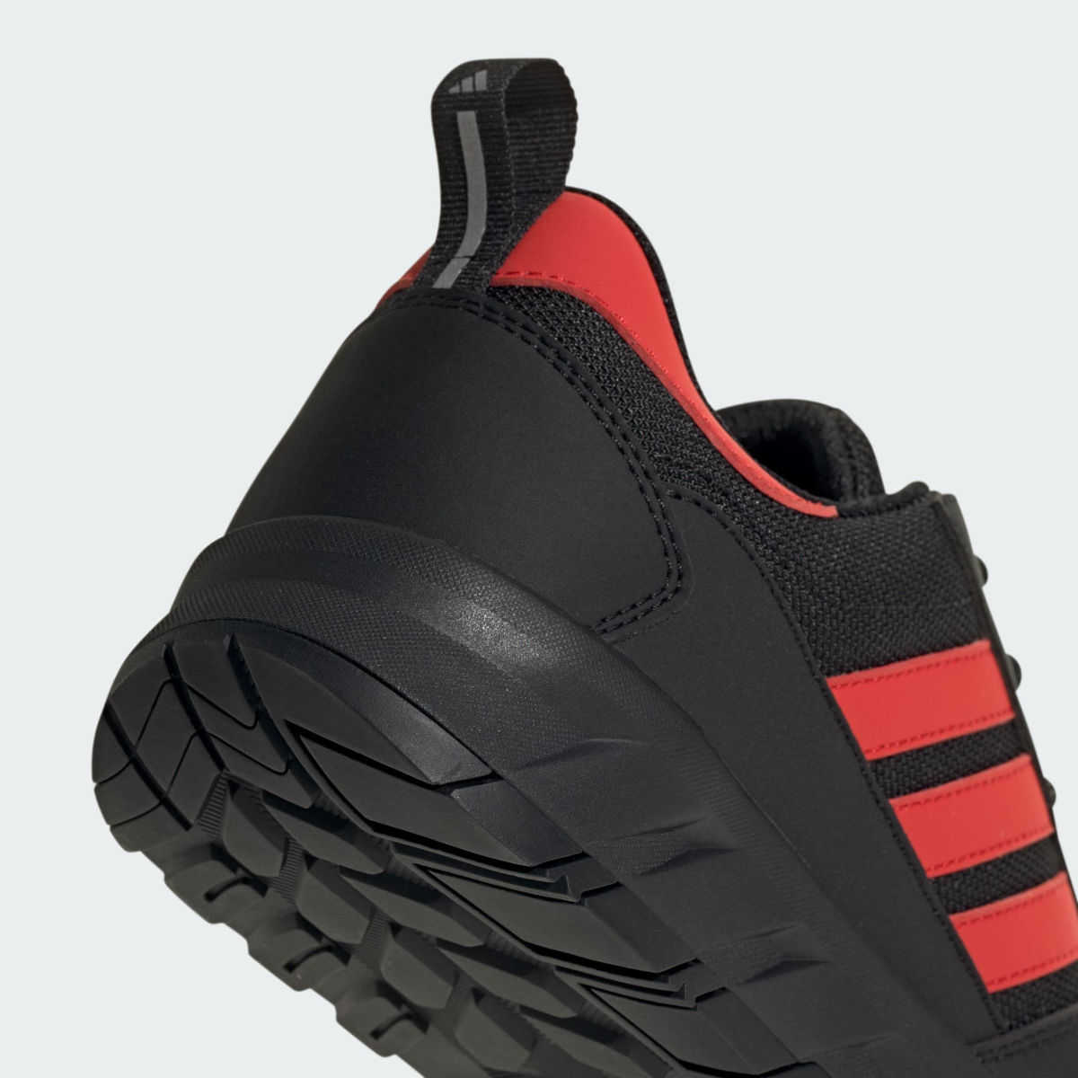 Ganzflächige Schaum-Einlegesohle im ESD-zertifizierten adidas MOTIX Low S1PS