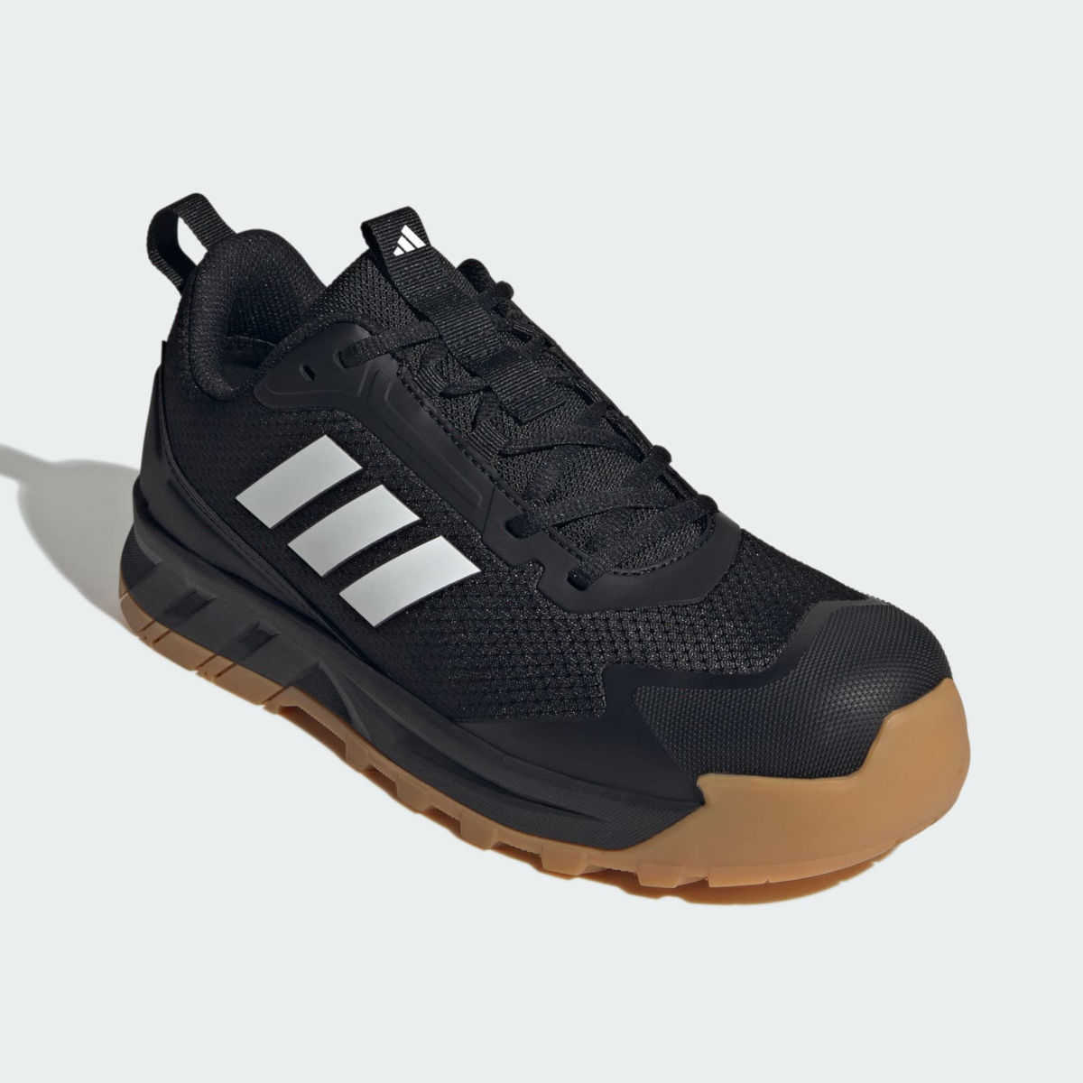 adidas TORAVA S3S-ESD Halbschuh schwarz-weiß – Frontansicht mit Zehenschutz