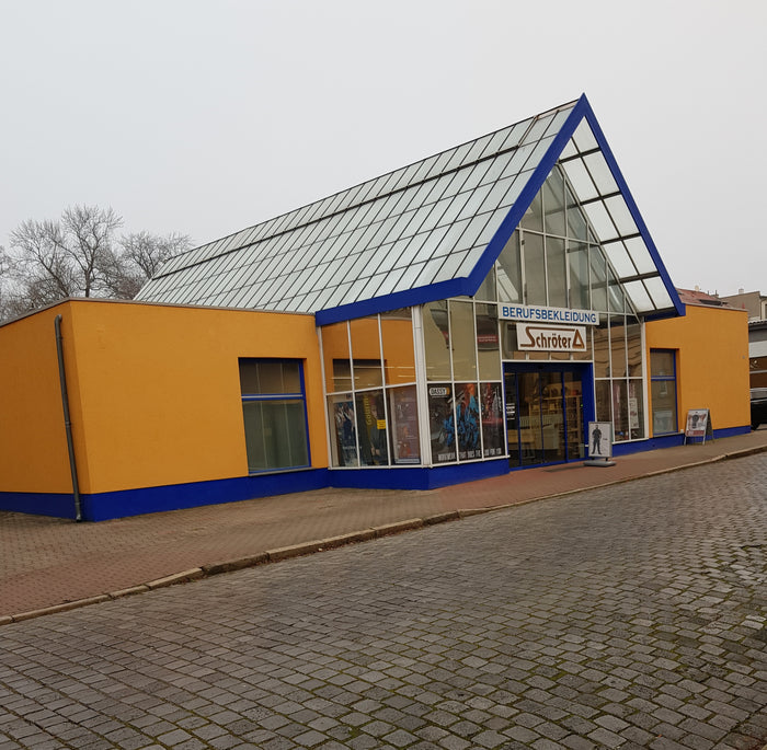 Persönliche Beratung im Berufsbekleidungs-Fachgeschäft