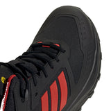 adidas GRADIX MID M S3S ESD Schwarz/Rot 7101 – Detail von Vorfuß und Schnürung