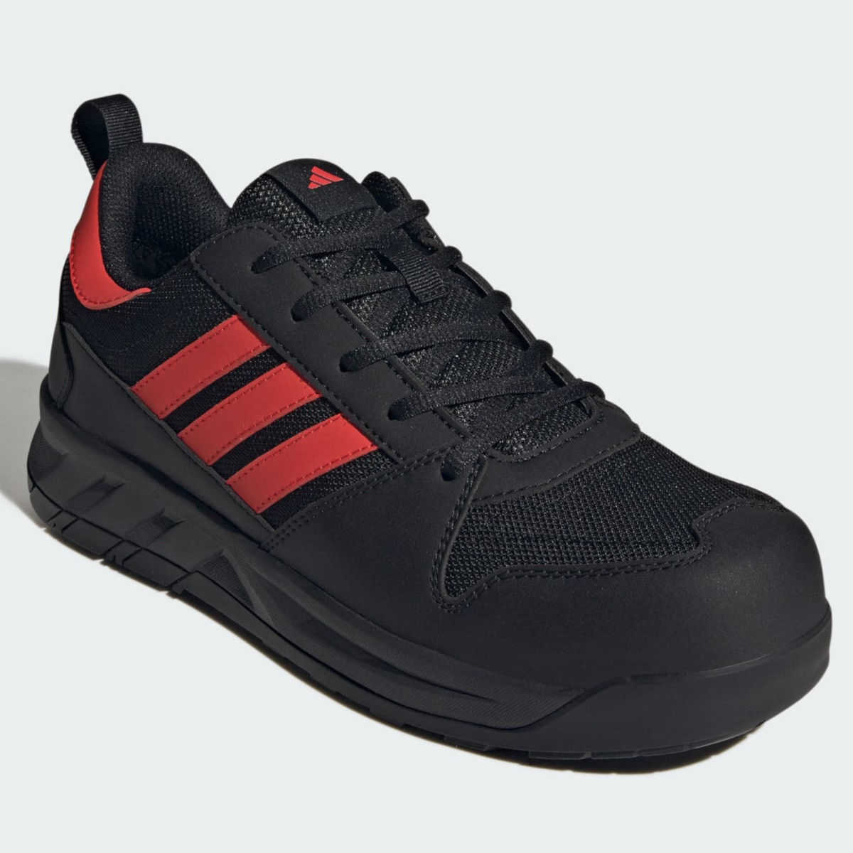 adidas MOTIX Low Sicherheitsschuh Frontansicht mit metallfreier Fiberglas-Zehenkappe
