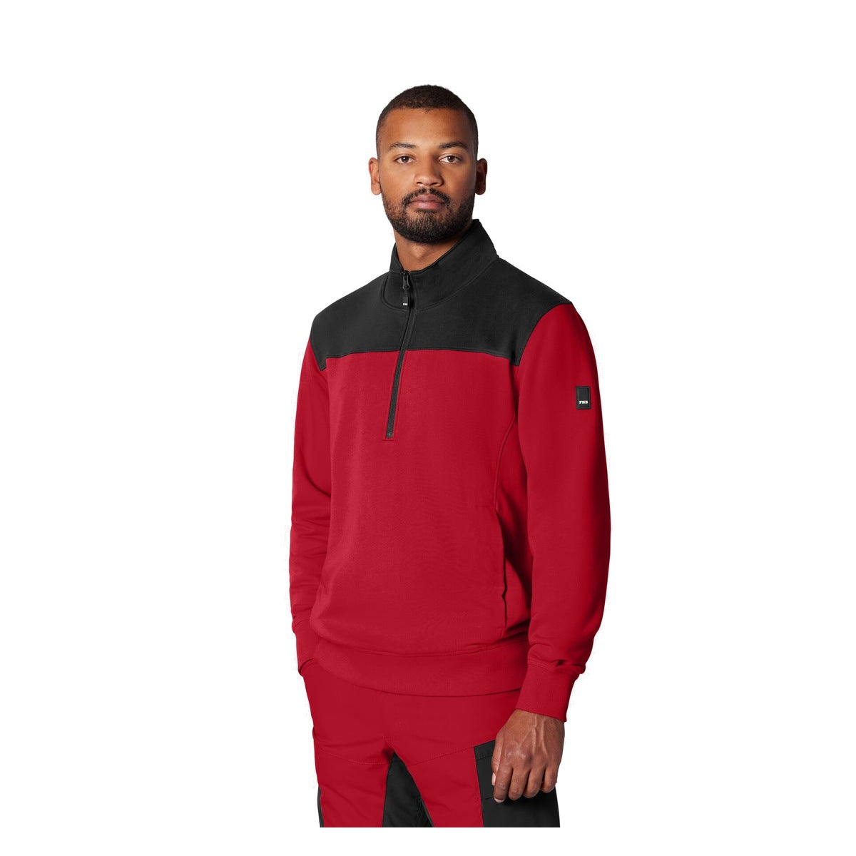 FHB ROB 821120 Zip-Sweatshirt Rot-Schwarz – am Model, Vorderansicht