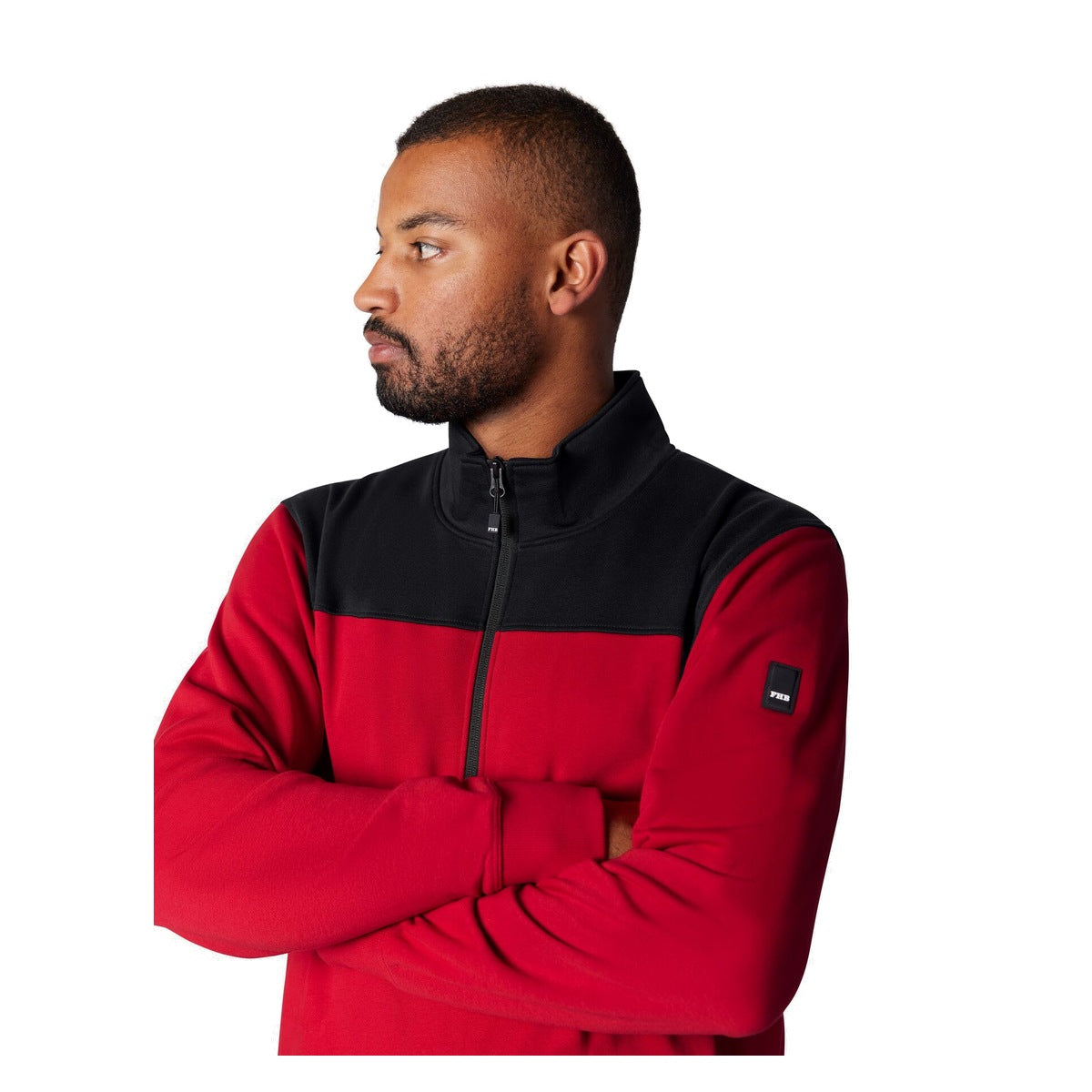 FHB ROB 821120 Zip-Sweatshirt Rot-Schwarz – am Model, Seitenansicht