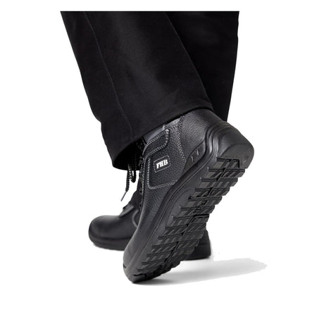FHB Wilfried 83962 Dachdeckerschuhe schwarz – getragen mit sichtbarer Laufsohle