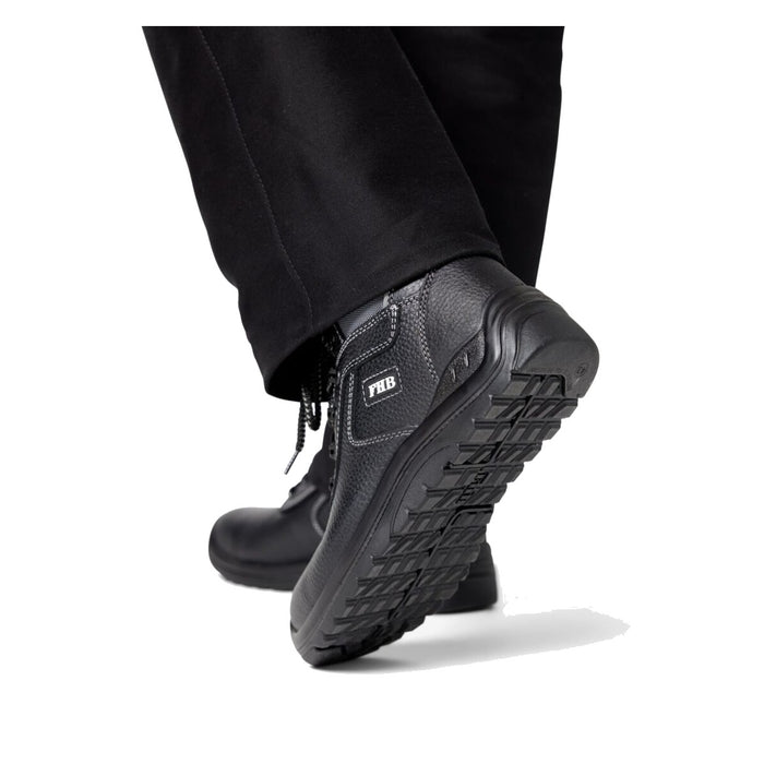 FHB Wilfried 83962 Dachdeckerschuhe schwarz – getragen mit sichtbarer Laufsohle