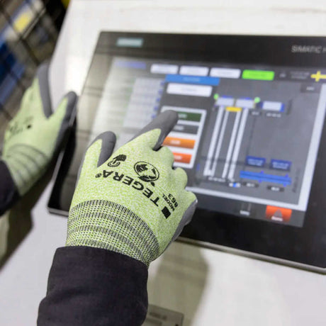 TEGERA 863 Arbeitshandschuh – Einsatz bei Präzisionsarbeit, Touch-Bedienung von Smartphone/Scanner möglich